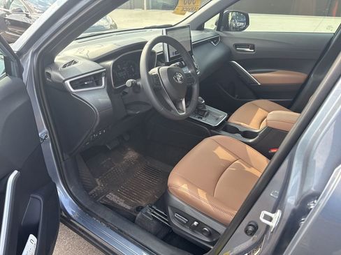 Used 2026 Toyota Corolla Cross XLE w/ Convenience Package FWD image 6