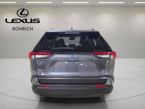 Used 2020 Toyota RAV4 XLE image 6