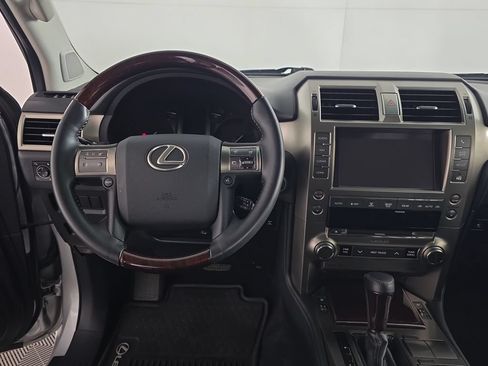 Used 2015 Lexus GX 460 w/ Premium Package AWD/4WD image 12