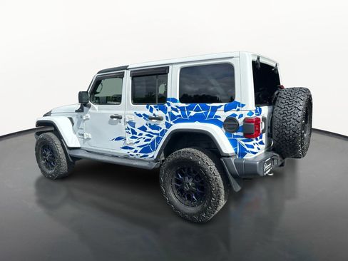 Used 2020 Jeep Wrangler Unlimited Sahara w/ Uconnect 4C Nav & Sound Group AWD/4WD image 5