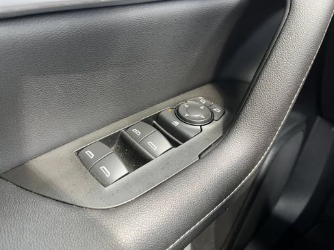 Used 2025 Chevrolet Blazer LT FWD image 18