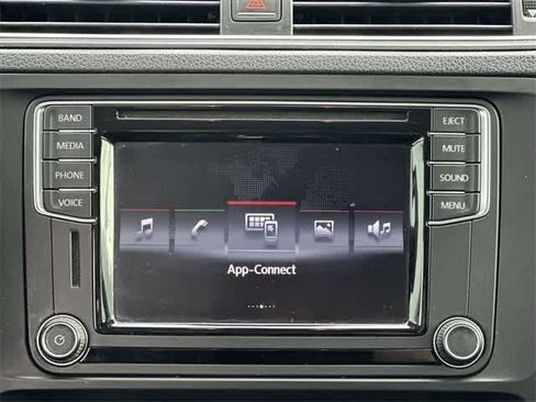 Used 2017 Volkswagen Jetta SE image 13