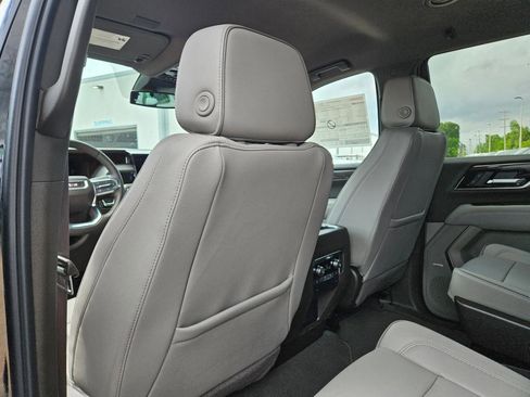 New 2026 GMC Yukon Elevation image 24
