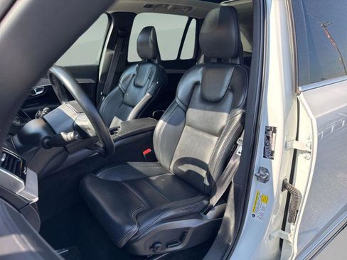 Used 2021 Volvo XC90 T6 Inscription w/ Climate Package image 4