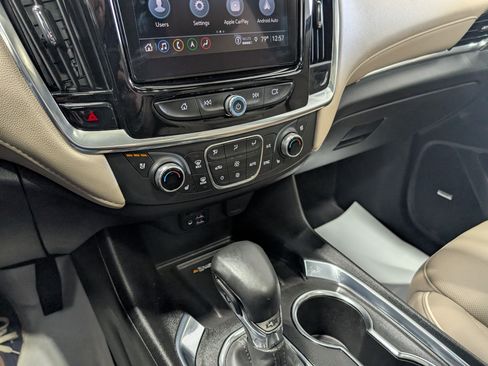 Used 2023 Chevrolet Traverse Premier FWD image 24