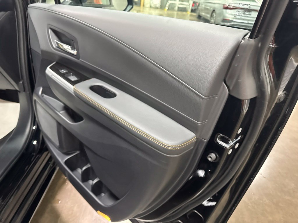 New 2026 Toyota Sienna XLE Woodland Edition AWD/4WD image 40