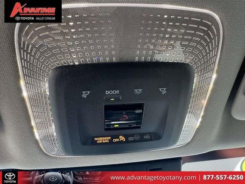 Used 2024 Toyota Prius Prime FWD image 36