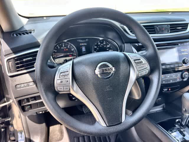 Used 2016 Nissan Rogue S FWD image 17
