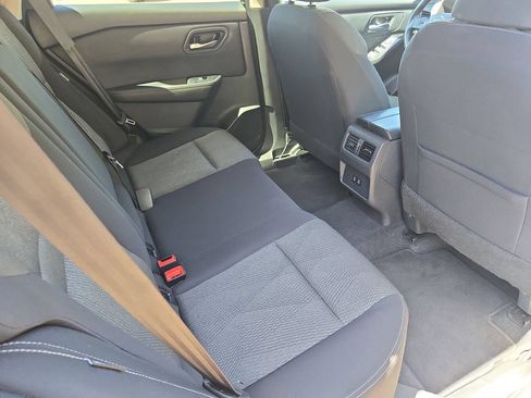 Certified 2025 Nissan Rogue SV FWD image 7