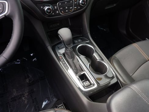 Used 2024 Chevrolet Equinox Premier AWD/4WD image 25
