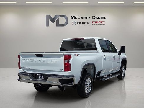 Used 2026 Chevrolet Silverado 2500 LT w/ Leather Package AWD/4WD image 5
