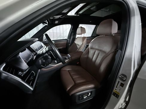 Used 2021 BMW X7 xDrive40i w/ Premium Package 2 image 18