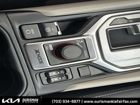 Used 2023 Subaru Forester Premium image 9