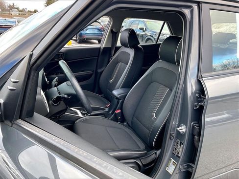 Used 2024 Hyundai Venue Limited image 9