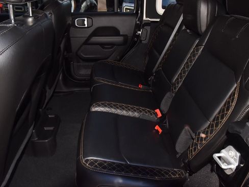 Used 2022 Jeep Wrangler Unlimited Sahara image 14