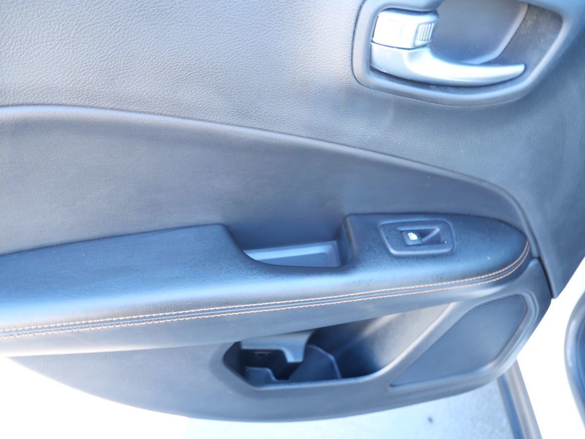 Used 2018 Jeep Compass Limited w/ Navigation Group AWD/4WD image 25