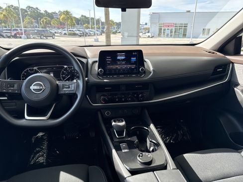 Used 2023 Nissan Rogue S AWD/4WD image 28