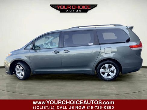 Used 2011 Toyota Sienna LE FWD image 2