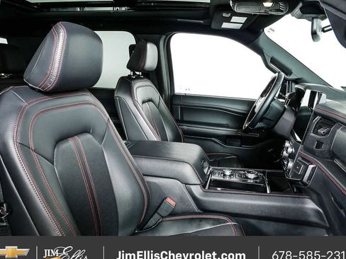 Used 2022 Ford Expedition Limited image 24