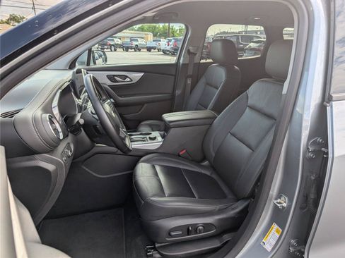 Used 2024 Chevrolet Blazer LT FWD image 3