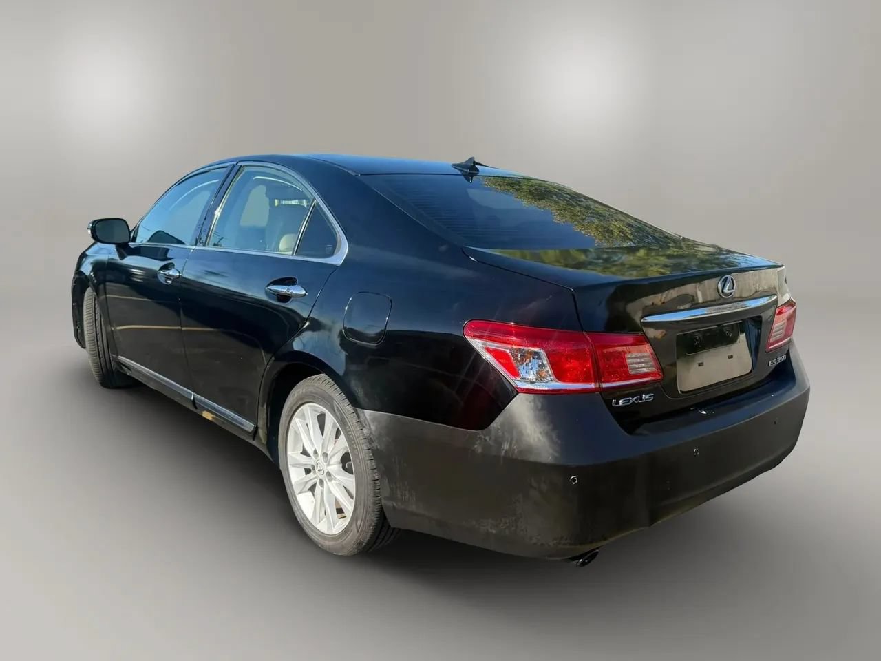 Used 2010 Lexus ES 350 w/ Preferred Accessory Package FWD image 4