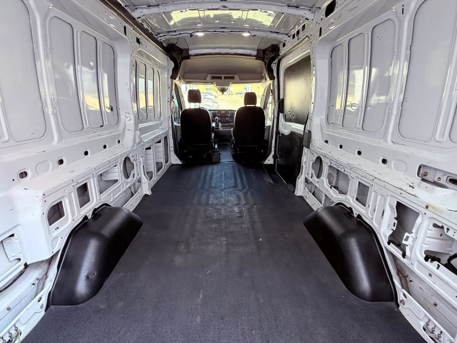 Used 2020 Ford Transit 250 Medium Roof w/ Load Area Protection Package RWD image 16