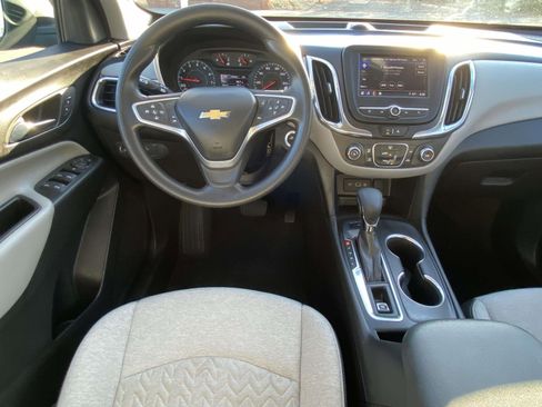 Used 2022 Chevrolet Equinox LS image 10