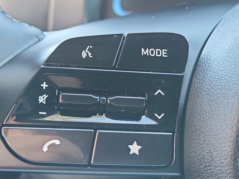 Certified 2025 Hyundai Elantra Sport w/ Cargo Package image 10