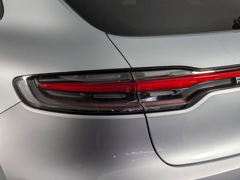 New 2026 Porsche Macan image 16