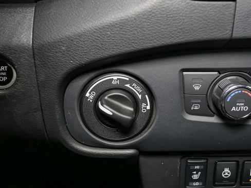 Used 2023 Nissan Frontier PRO-4X w/ Pro-4X Premium Package AWD/4WD image 24