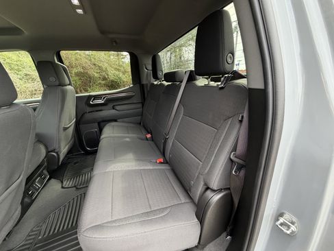 Used 2024 Chevrolet Silverado 1500 LT image 17