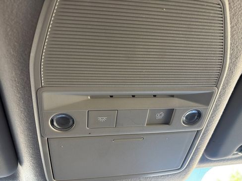 Used 2025 Nissan Kicks SR image 7