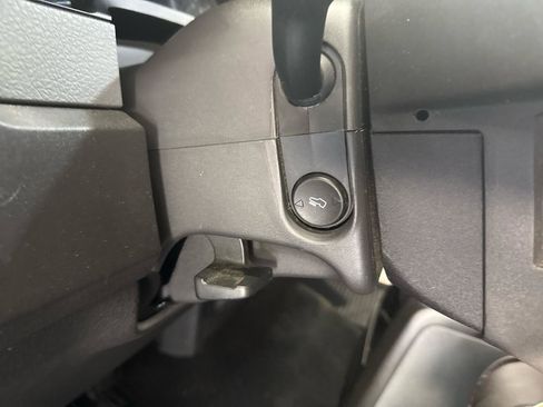 Used 2012 Ford F150 XLT w/ XLT Chrome Pkg AWD/4WD image 11