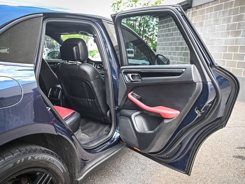 Used 2020 Porsche Macan AWD/4WD image 15
