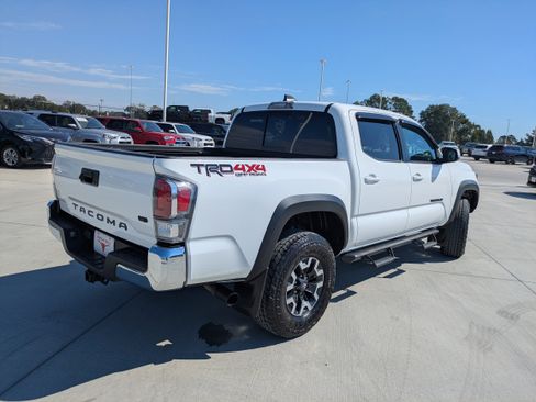Certified 2023 Toyota Tacoma TRD Off-Road image 8