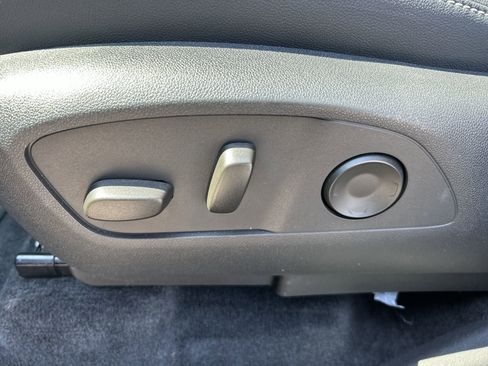 Used 2024 Chevrolet Traverse LT w/ Trailering Package image 12