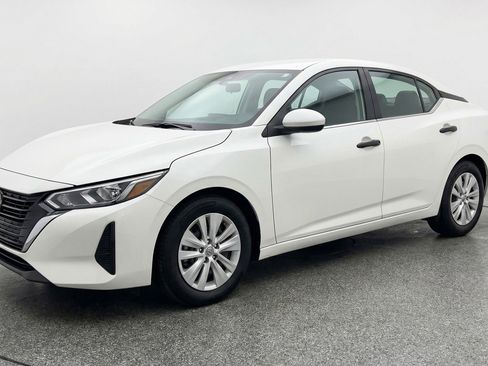 Used 2025 Nissan Sentra S image 3