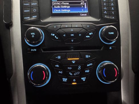 Used 2014 Ford Fusion SE image 18