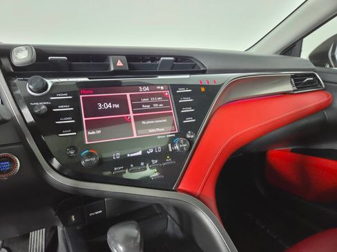 Used 2020 Toyota Camry XSE FWD image 25