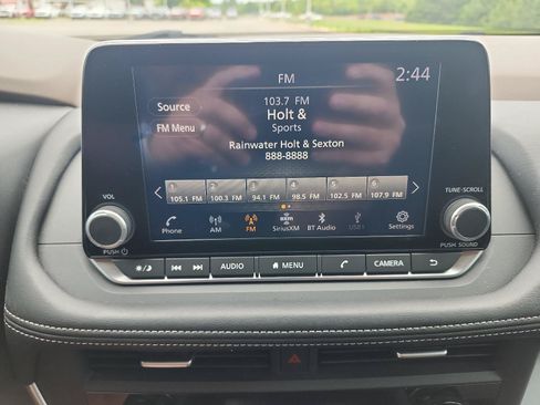 Used 2023 Nissan Rogue SV FWD image 14