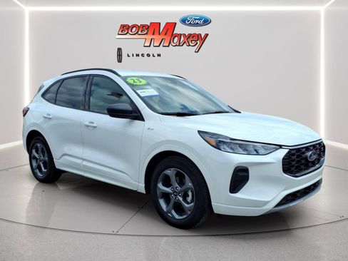 Used 2023 Ford Escape ST-Line w/ Tech Pack #1 FWD image 3
