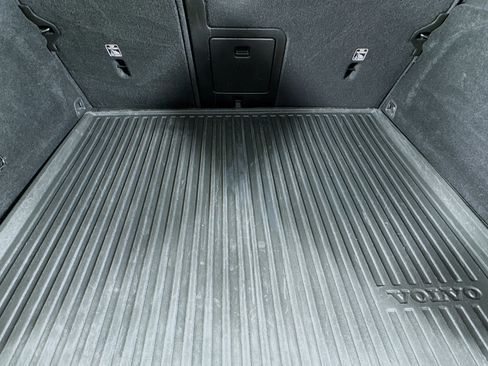 Used 2022 Volvo XC60 B5 Inscription w/ Advanced Package image 34