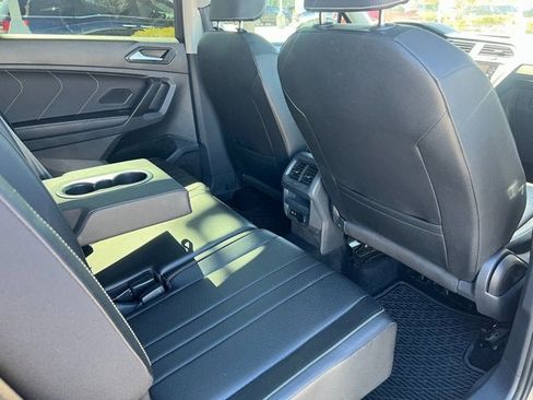 Used 2023 Volkswagen Tiguan SE image 15