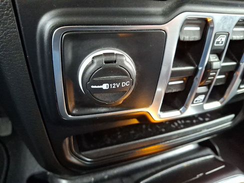 Used 2022 Jeep Wrangler Unlimited Sport image 24