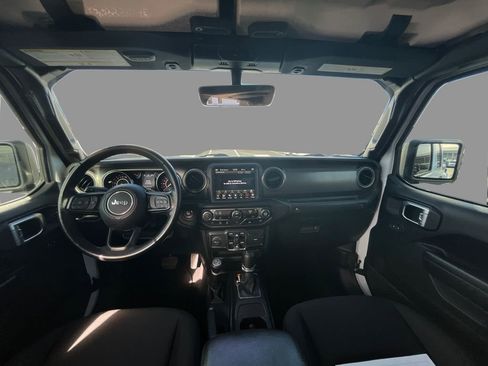 Used 2022 Jeep Gladiator Sport image 21