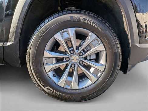 Used 2025 Chevrolet Equinox LT image 25