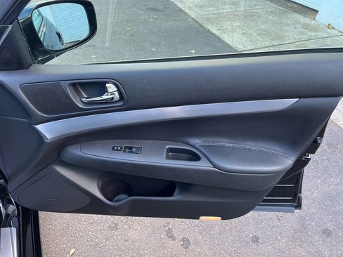 Used 2013 INFINITI G37 x Sedan w/ Premium Pkg image 21