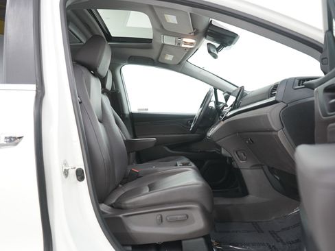 Used 2018 Honda Odyssey Touring image 10