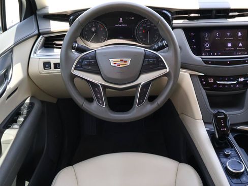 Used 2020 Cadillac XT5 Premium Luxury FWD image 15