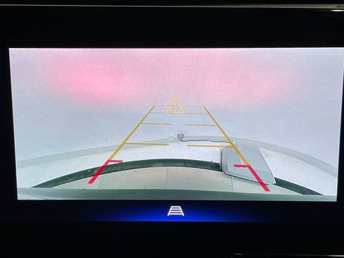 Used 2024 Chevrolet Trax LT w/ Driver Confidence Package image 4